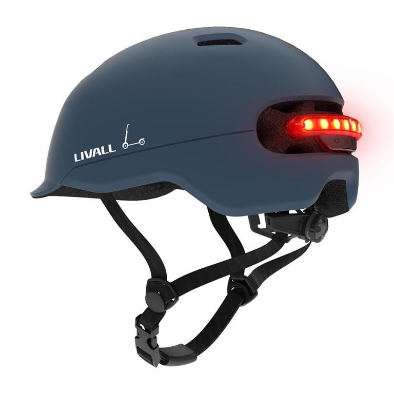 Livall Helm C20 with flasher