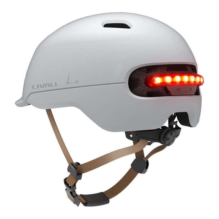 Livall Helm C20 with flasher
